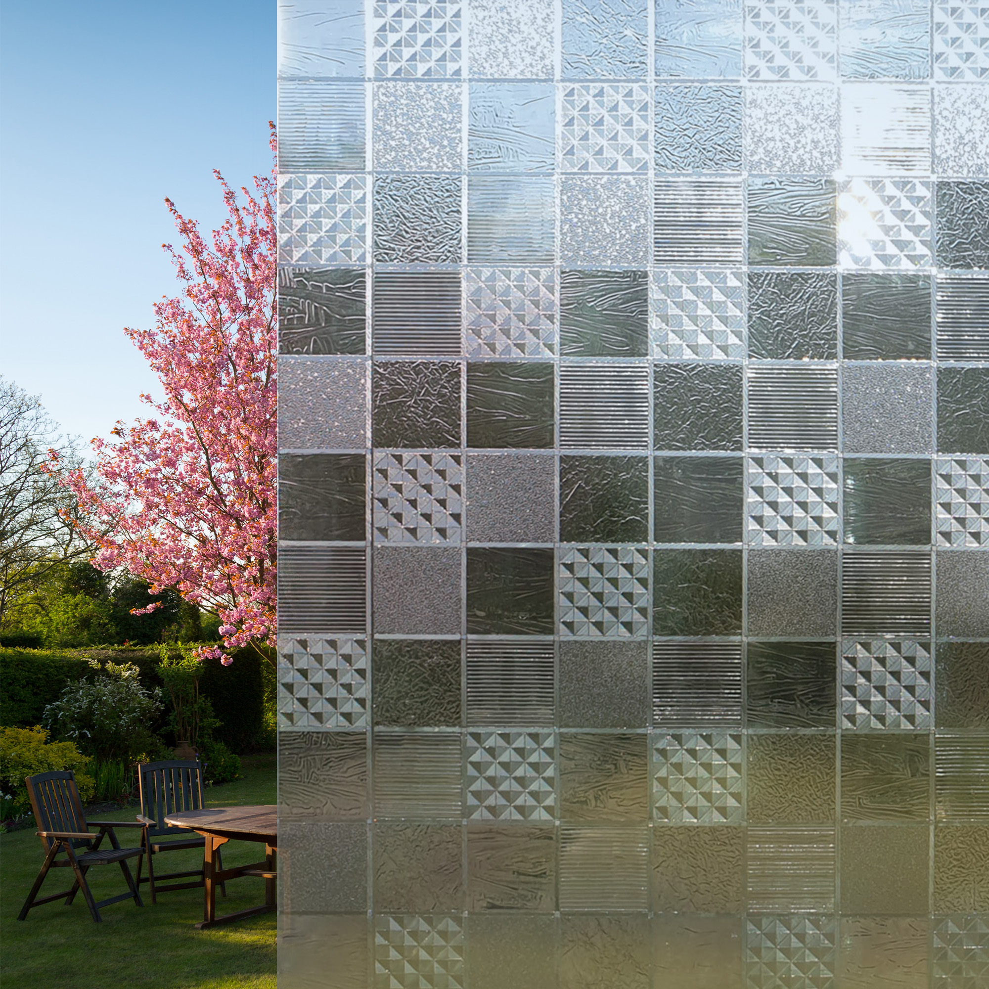 Avec et sans le motif damier graphique