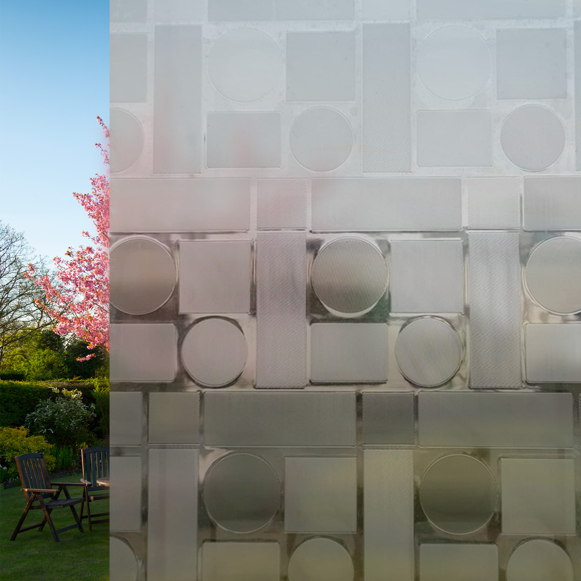 Avec et sans les mosaïques géométriques irisées