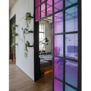 Film adhésif dichroïque avec reflets pour vitrages intérieurs